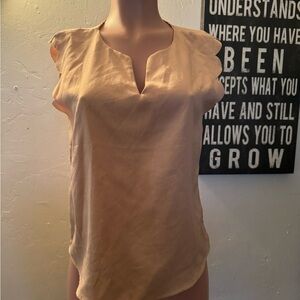 SHEIN Women’s Vneck Sleeveless Top with Scalloped Details | Size Small